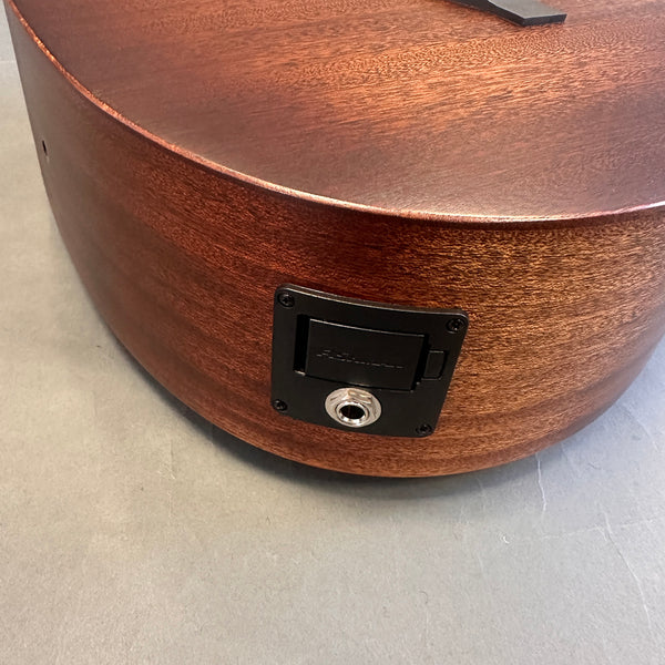 Martin Dreadnought Junior model Jr-10E