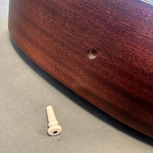 Martin Dreadnought Junior model Jr-10E