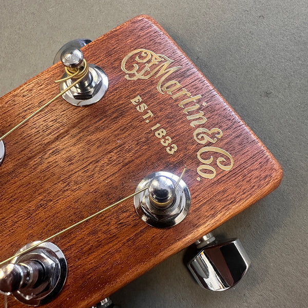 Martin Dreadnought Junior model Jr-10E