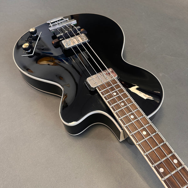 HOFNER HCT 500/2 Contemporary Series Club Bass