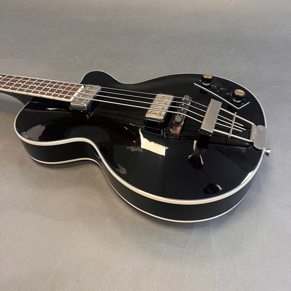 HOFNER HCT 500/2 Contemporary Series Club Bass