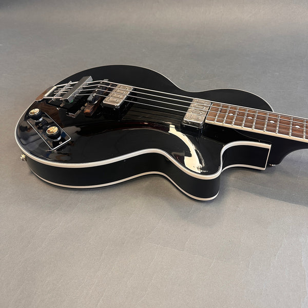 HOFNER HCT 500/2 Contemporary Series Club Bass
