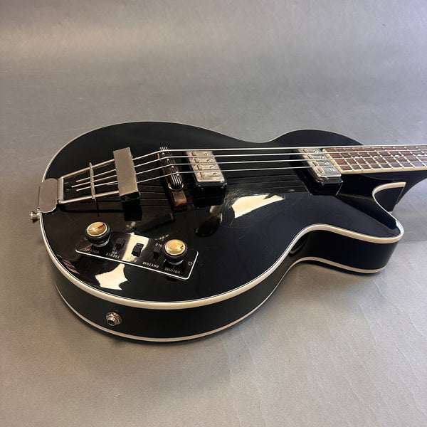 HOFNER HCT 500/2 Contemporary Series Club Bass